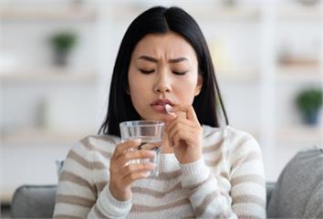 維他命C真的能防感冒？醫揭答案  很多人都白吃了