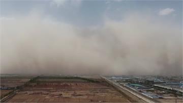 沙塵暴「吞噬」甘肅、內蒙古 震撼畫面曝光
