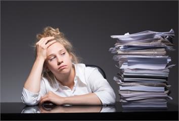 女性常見疲勞原因曝光：貧血、荷爾蒙與營養缺乏交互...