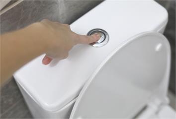 沖馬桶「蓋蓋子VS.直接沖」哪個對？專家給答案 ...