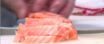 鮭魚藏新冠病毒機率低 專家：若有疑慮不生食
