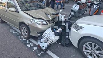 高雄7旬婦太緊張逆向夾擊騎士！騎車女補教師遭撞死...