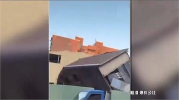 隔壁建案開挖 新營3層樓透天厝整棟倒塌！畫面曝光