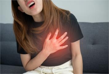 天冷「這2時候」最容易心肌梗塞！醫嚴厲警告 胸悶...