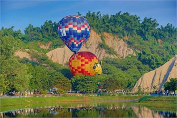 高雄月世界熱氣球活動登場！ 吸引逾1萬名遊客