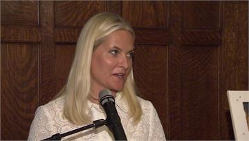 王室震撼！挪威王儲妃捲艾普斯坦性醜聞 曾說「巴黎...