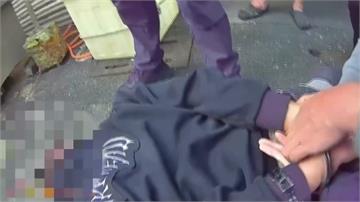 嘉義男持刀搶銀樓4兩金鍊 騎車落跑被警民合作圍捕