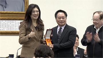 蔡正元獲頒國民黨「實踐一等獎章」　鄭麗文：他是帶...