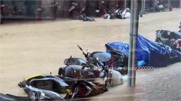 內湖大淹水！機車滅頂拋錨、泥水灌屋 蔣萬安臉書被...