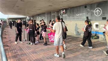 BLACKPINK高雄開唱！5萬人湧世運主場館 ...