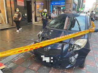 北市南京東路「轎車衝撞人行道」　釀1死2傷