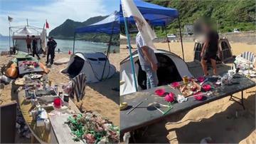 大武崙沙灘挨批「墾丁化」 仍滿是陽傘帳棚