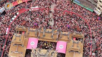 白沙屯媽祖11點衝北港朝天宮 萬名信眾齊喊「進喔...