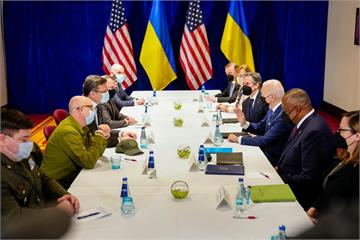 拜登在波蘭華沙見烏克蘭兩部長　提出更多安全承諾
