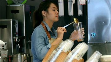 手搖商機4800億 中國正名茶飲店員為「調飲師」