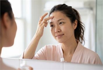 雙下巴愈來愈明顯？專家授「舌頭1分鐘運動」　緊實...