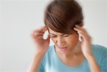 偏頭痛要人命！ 氣溫、食物、睡眠、月經都會影響