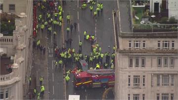 利物浦英超奪冠遊行驚傳「汽車衝撞人群」！ 現場逾...