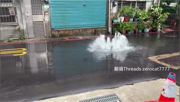 台北午後暴雨釀災！內湖多處又淹水　人孔蓋噴泉畫面...