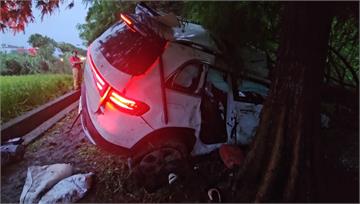 宜蘭賓士休旅車失控自撞衝落田地 釀1死4傷