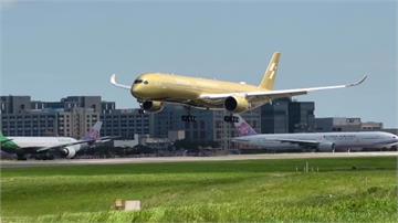 星宇「空山金」降落桃機擠爆搶拍人潮 8/20首航...