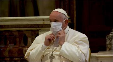 義大利疫情又起 教宗首次公共場所戴口罩