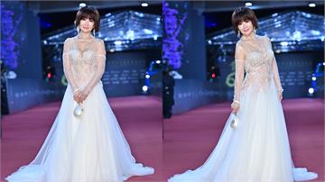 金鐘60／「一代女皇」駕到！潘迎紫低胸鏤空禮服 ...