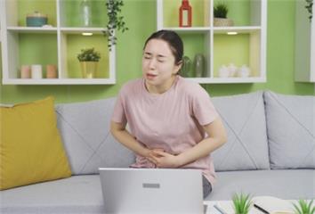 胃痛、火燒心別輕忽！ 恐藏癌變風險 糞便檢測可揪幽門螺旋桿菌