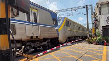 罕見！台鐵區間車故障 調度列車「從後面推」