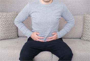 主持人如廁猝死引關注！便秘恐致命？醫揭9大壞習慣