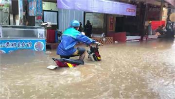 暴雨狂炸北海岸！新北金山日雨量破600毫米　鄭明典曝2圖揭原因