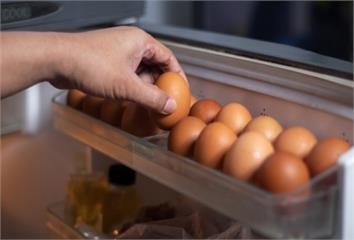 雞蛋放冰箱門錯了！  專家揭「最佳保鮮存放法」 