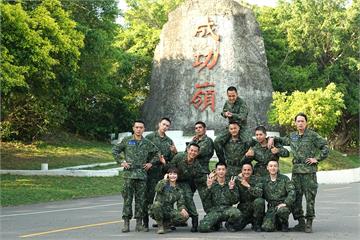 《九條好漢在一班》脫下軍裝情誼不散  星兵私下交...