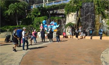 民眾提早赴花蓮 海洋公園遊客多