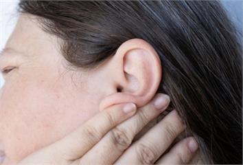 耳朵悶、聽到自己回音？小心「耳咽管開放症」找上門