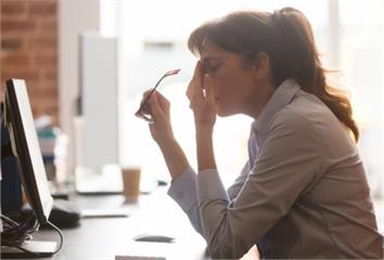 眼睛模糊、容易疲勞？ 快吃這些護眼食物守護靈魂之...