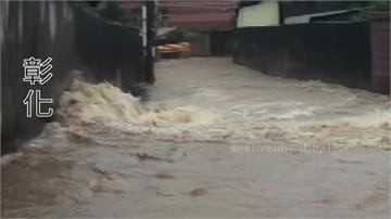 暴雨午後突襲！ 彰化市、員林多處淹成「水世界」