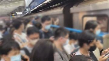 通勤族注意！北捷板南線「車門異常」 逾千人塞爆月...
