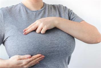 胸部大比較容易得乳癌？醫揪「真正兇手」  一票人...