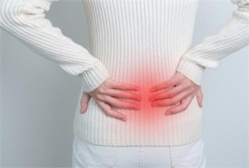 別小看泌尿道結石！腰痛、噁心 還可能影響腎功能