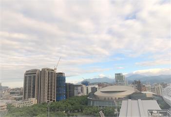 東北季風來早晚涼　午後中南局部雷雨、晚間北部降雨...