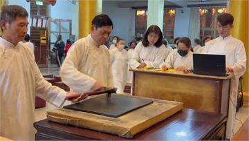 全台最早國運籤出爐！ 五甲關帝廟抽出「中上籤」