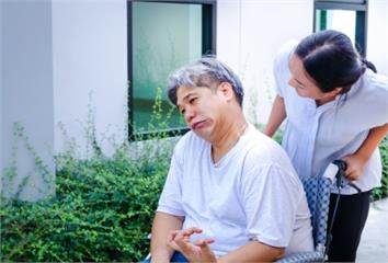 中風不是突然發生！「5大前兆」身體早警告你  這...