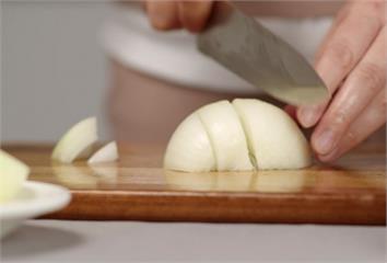 洋蔥切完就煮恐白吃！專家曝：「這樣做」營養翻倍 ...