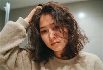 冷氣聲也會害失眠？醫揭「低頻噪音危害」 默默被影...