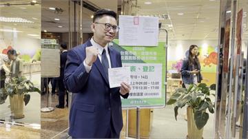 賴瑞隆登記參加高雄市長初選 喊話有信心擊敗柯志恩...