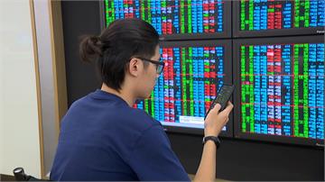 台股開低後翻紅 台積電守1400元