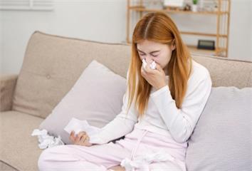 「這些病毒」初期都在裝感冒！醫示警揭「最危險分水...