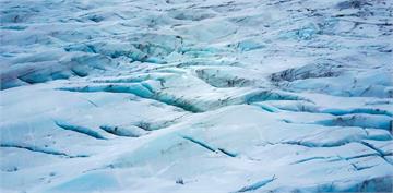 「永凍層」藏1.6兆噸溫室氣體、遠古病菌　暖化恐...