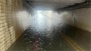 鋒面來襲強降雨釀災！新竹大遠百水淹腳踝 民眾家廁...
